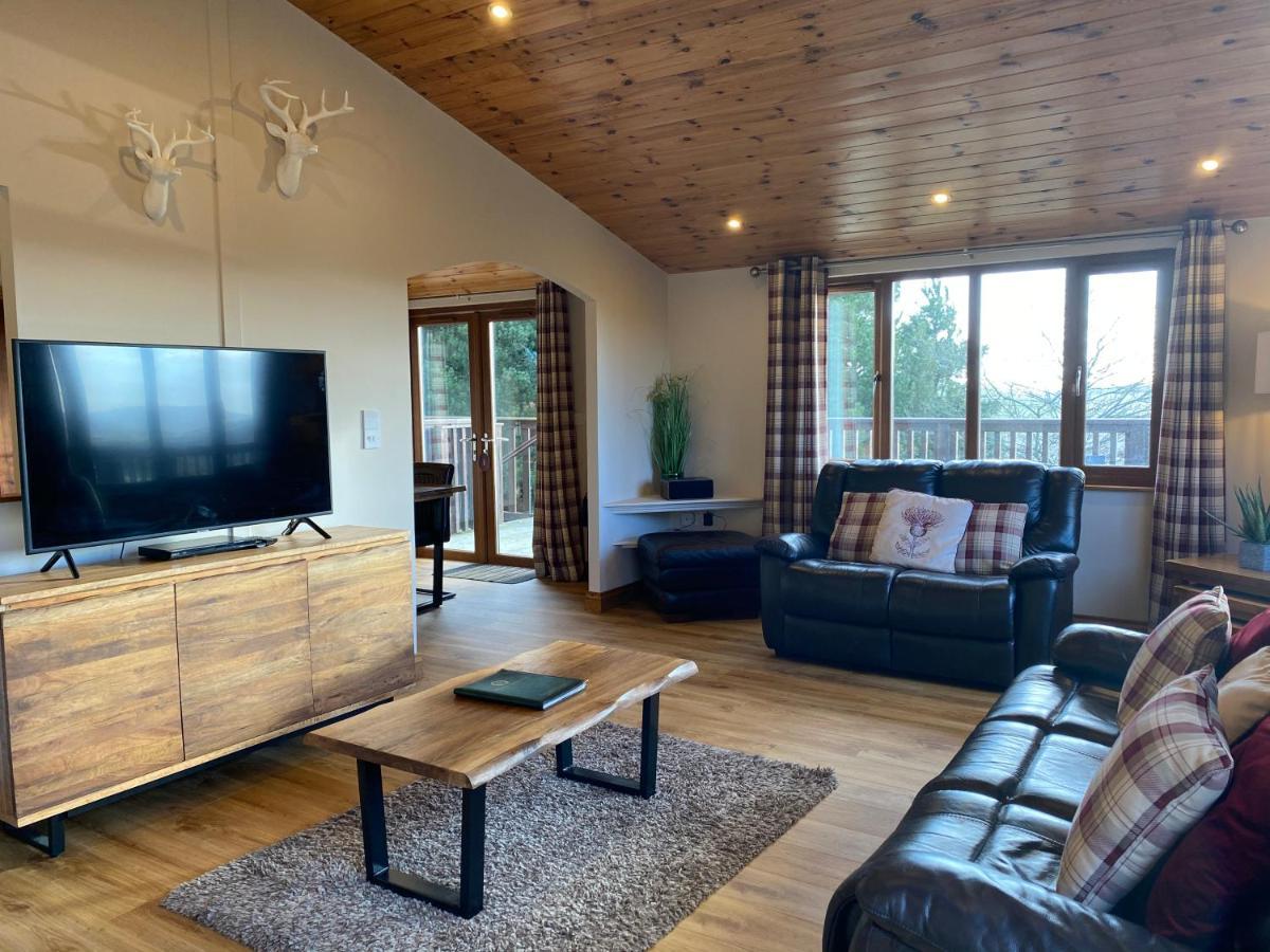 Kingfisher Lodge With Hot Tub Cupar Exterior photo