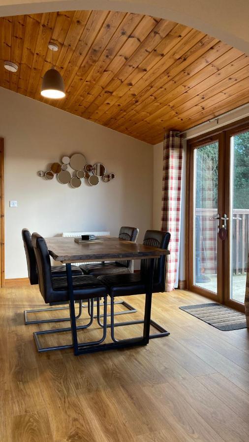 Kingfisher Lodge With Hot Tub Cupar Exterior photo